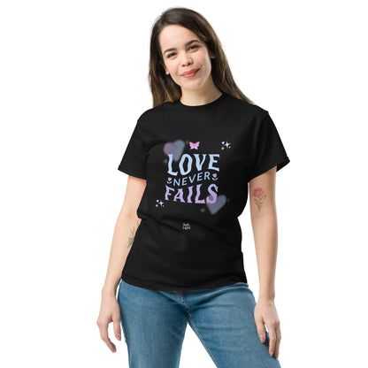 Love Never Fails | T-shirt